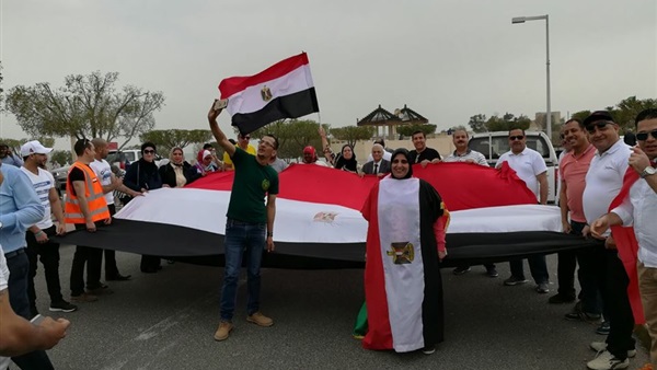 يشاركون في انتخابات