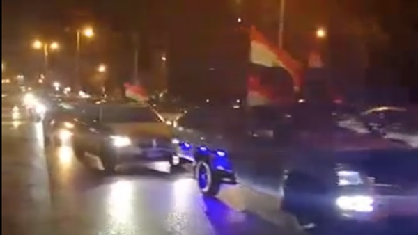 مسيرة لعدد من السيارات