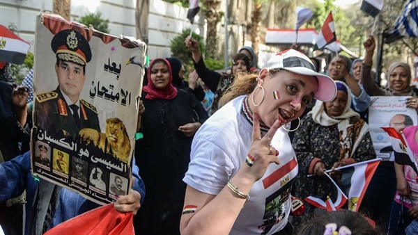 رقص أمام الانتخابات