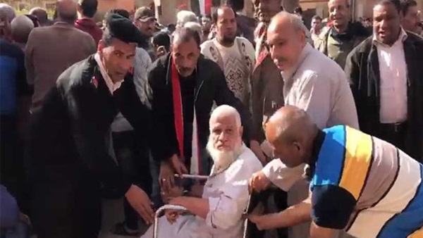 رجال الشرطة أثناء