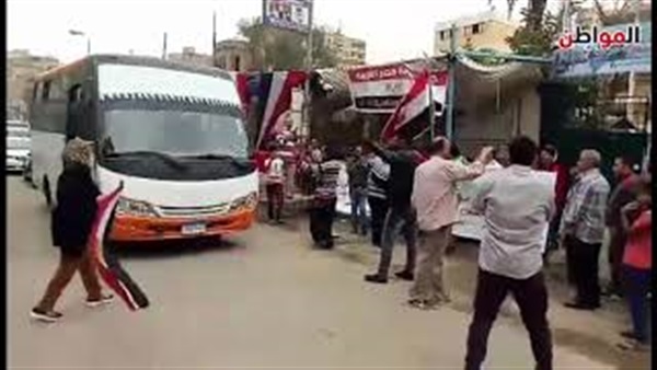 إقبال كثيف أمام اللجان