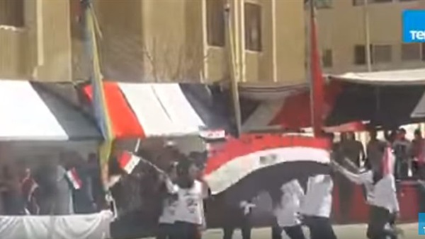 فتيات حملة انزل شارك