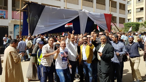 اقبال مكثف للناخبين
