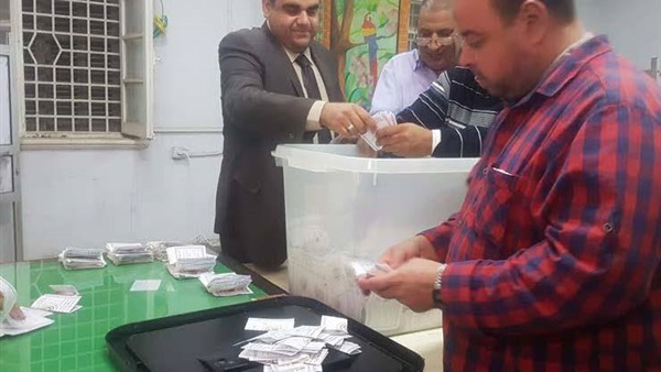 فرز الاصوات في الانتخابات