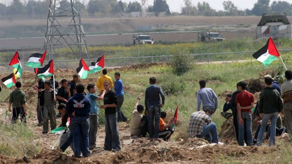 إصابة شباب فلسطينيين