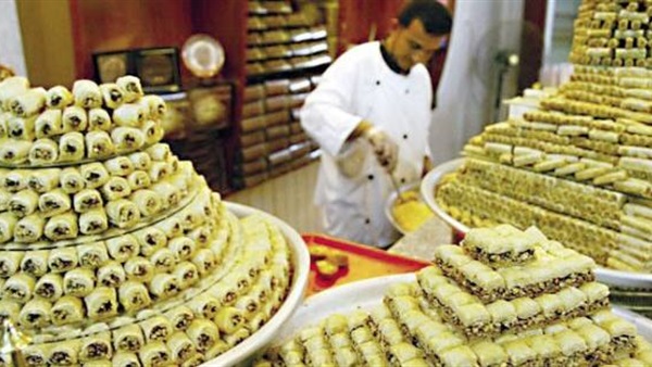 سقوط صاحب مصنع حلويات