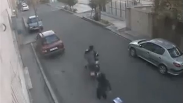 فيديو| لحظة نفخ امرأة