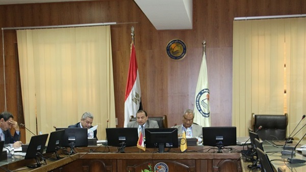 جانب من اجتماع جامعة
