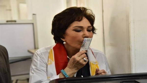 الفنانة لبلبة