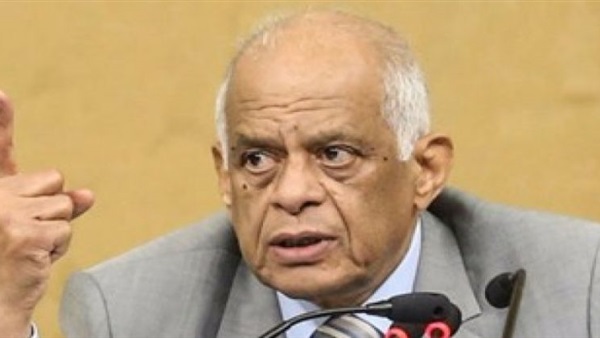 الدكتور علي عبد العال
