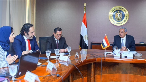 وزير التجارة والصناعة