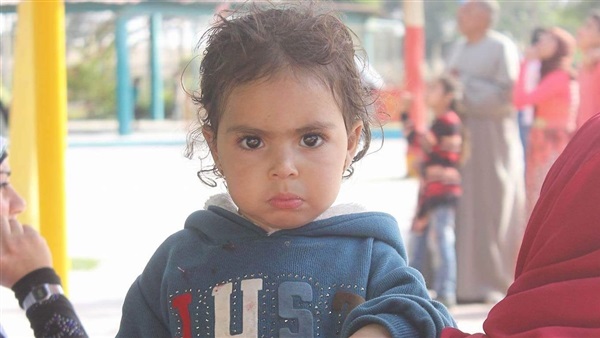 طفلة من الأيتام