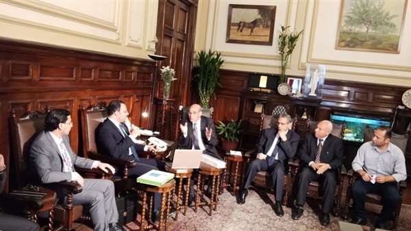 وزير الزراعة خلال