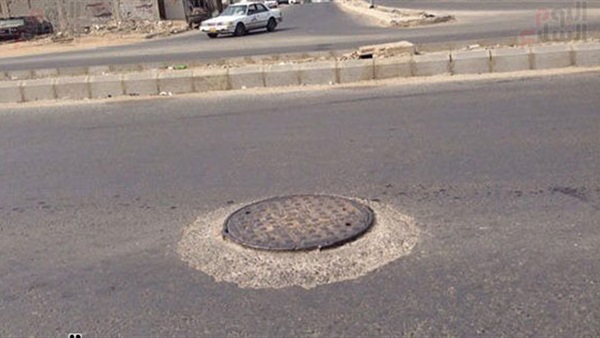 سرقة أغطية البالوعات