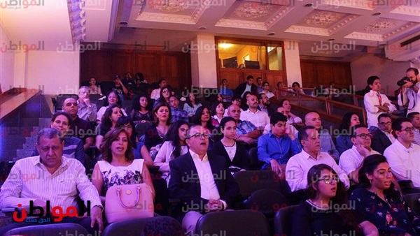 تبادل التهنئات بين