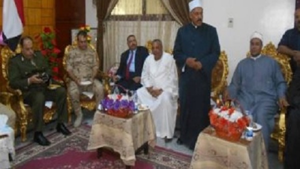 محافظ سوهاج ومدير