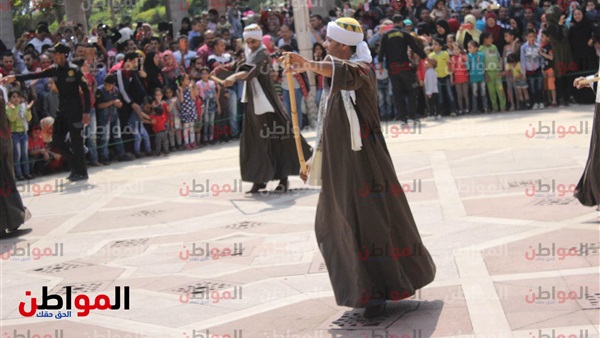 الرقص بالمزمار في