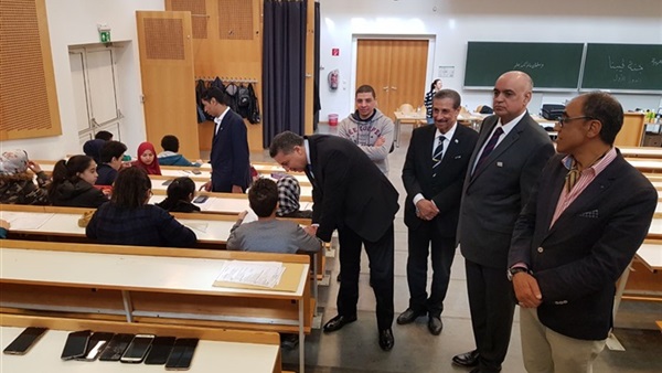 جانب من الامتحانات