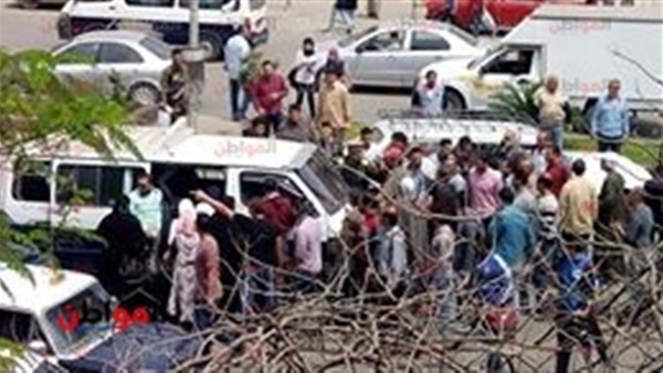 ميكروباص يصدم طالبة