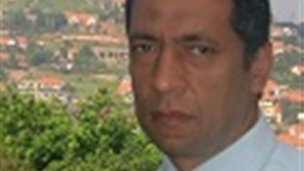 الخبير السياسي أشرف