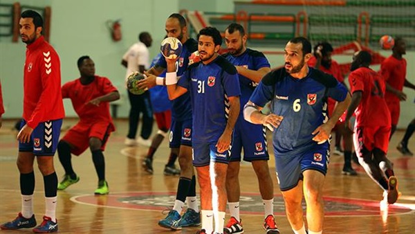 يد الأهلي