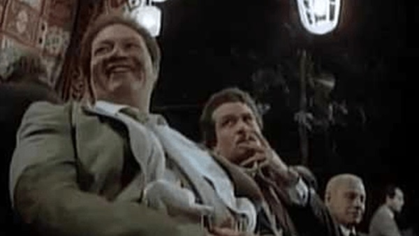 الضحك في العزا