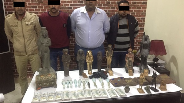 المتهمون بالمضبوطات