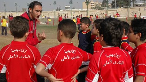 لاعبو أكاديمية الأهلي