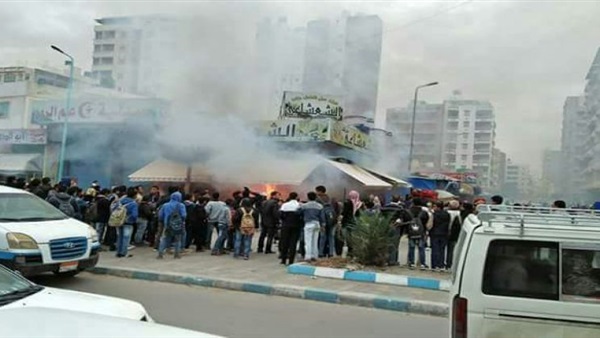 حريق في محل بقالة