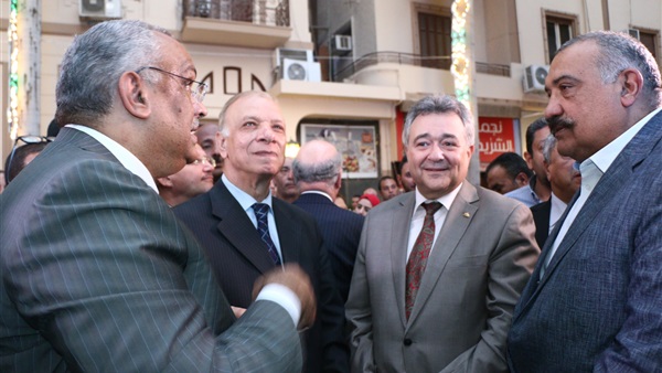 جولة تفقدية لمحافظ