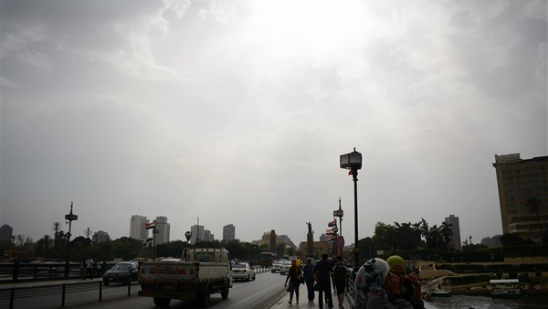 هبوط أمطار خفيفة