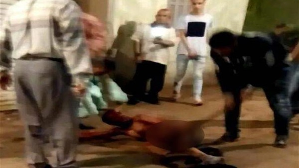 سحل شاب وقتله