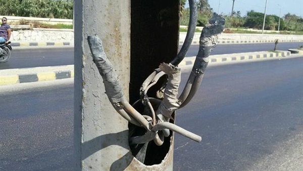صيانة أعمدة الإضاءة