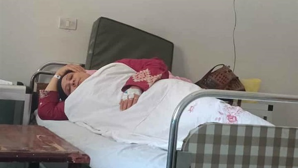 سيدة تضرب عن الطعام