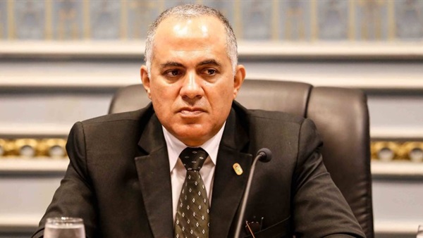 وزير الري والموارد