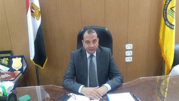 الدكتور منصور حسن