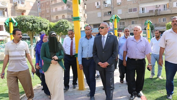 محافظ السويس وجولة