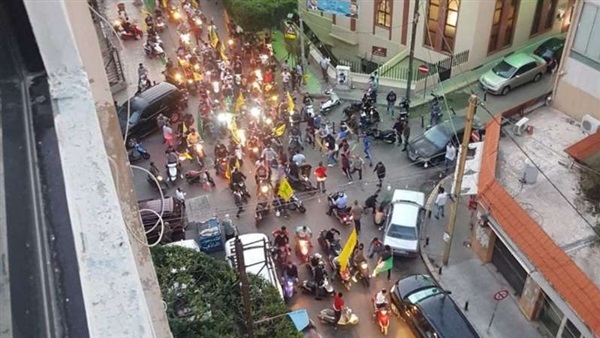 حرق أعلام حزب الله