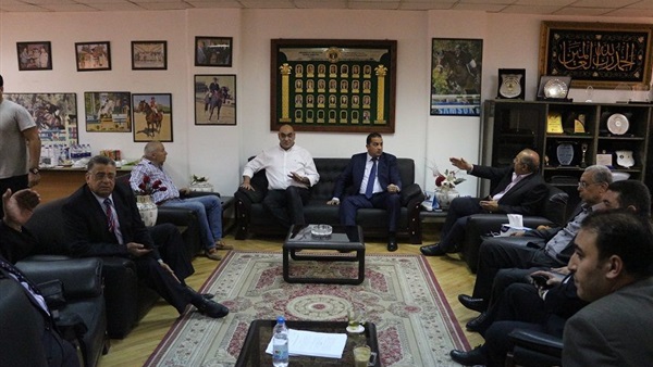 صورة من الجلسة