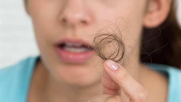 مشكلة تساقط الشعر