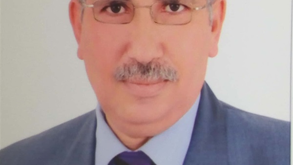 الدكتور عادل منير