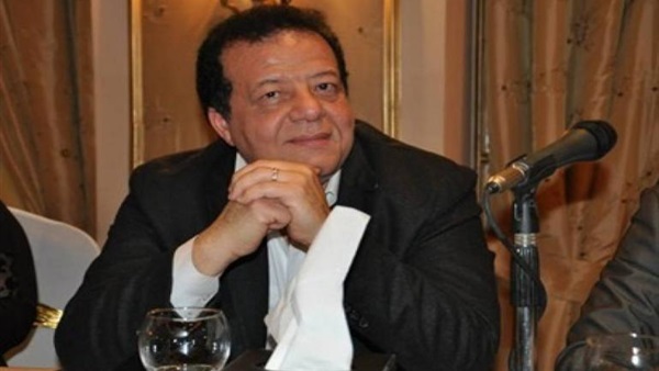 الدكتور عاطف عبد