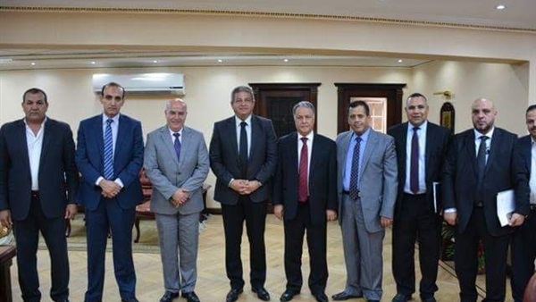 خالد عبد العزيز مع