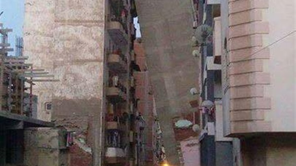 عقار الاسكندرية المائل