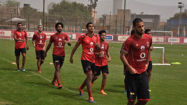 لاعبو الأهلي
