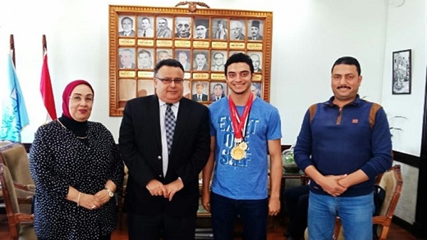 رئيس جامعة الإسكندرية