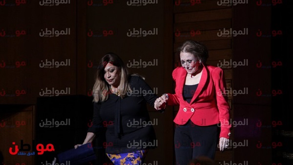 تكريم لبنى عبدالعزيز