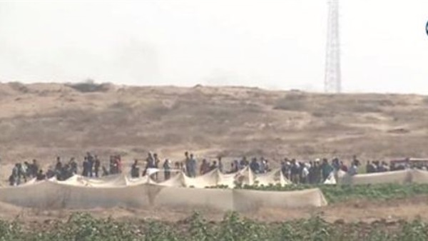 قوات الاحتلال تلقي