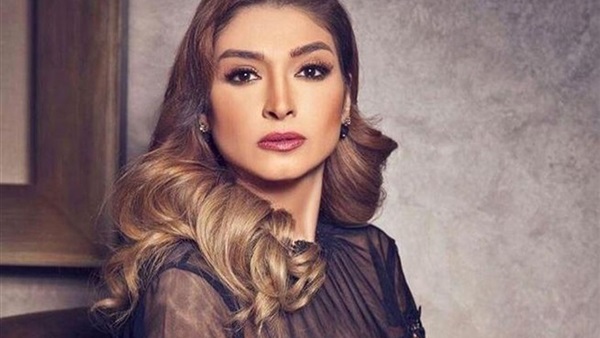 الفنانة روجينا