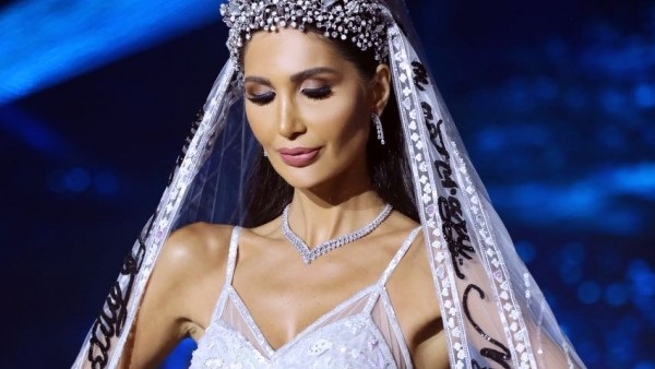 أليس عبد العزيز